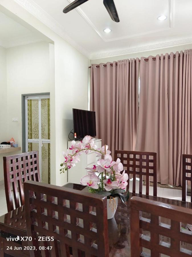 Homestay Yasmeen Marang Exterior foto